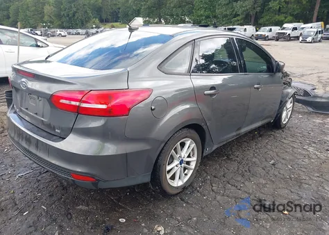 2018 Ford Focus Se z USA, uszkodzony, nr VIN 1FADP3F27JL318890
